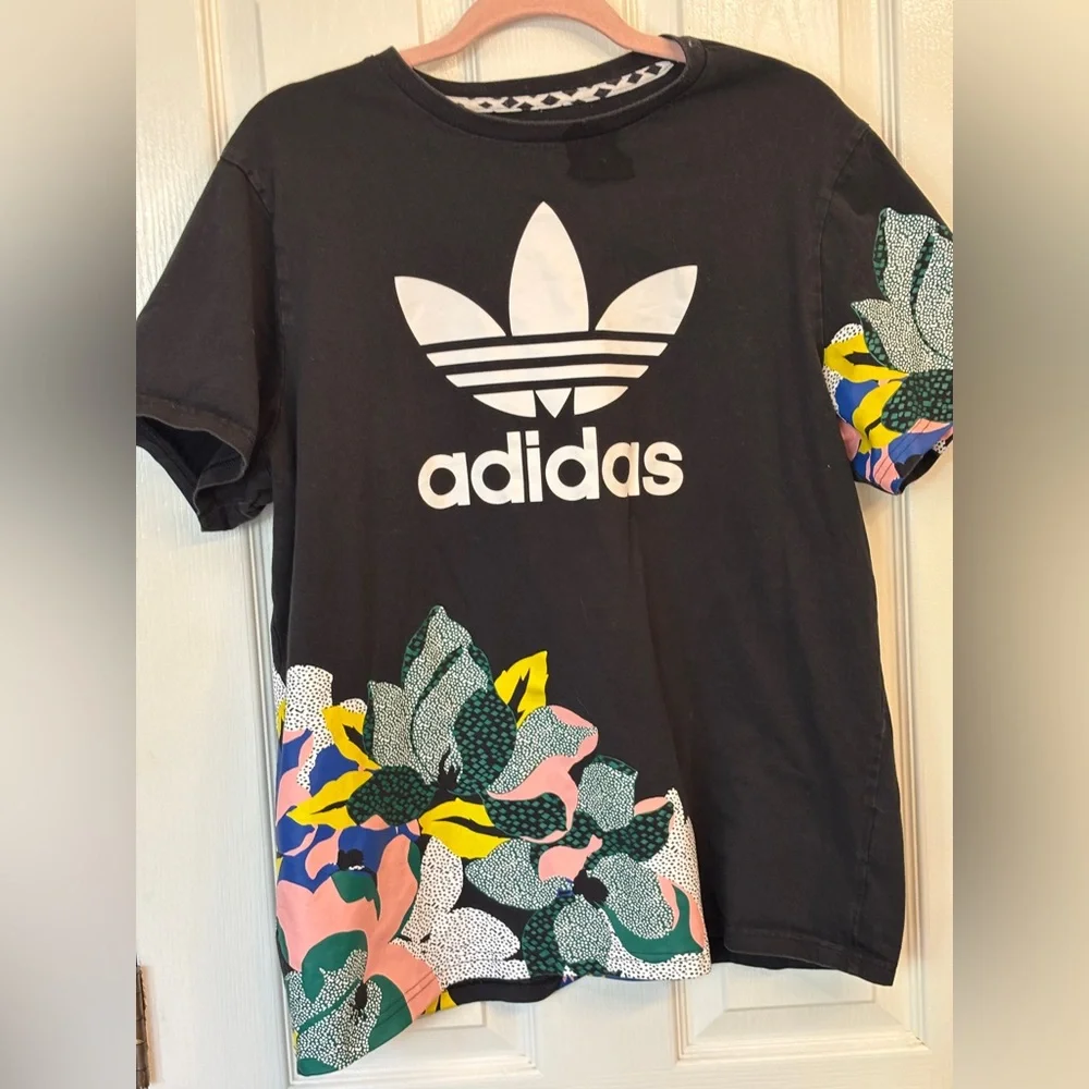 Adidas Her Studio London Black Tee with Colorful Floral Design Women’s Size L - Picture 2 of 8